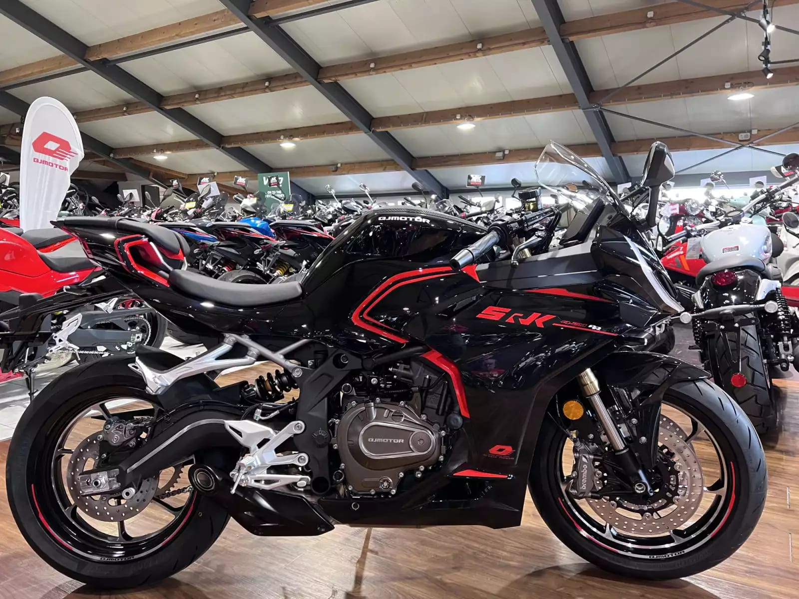 QJ Motor SRK 421 RR - Photo 1