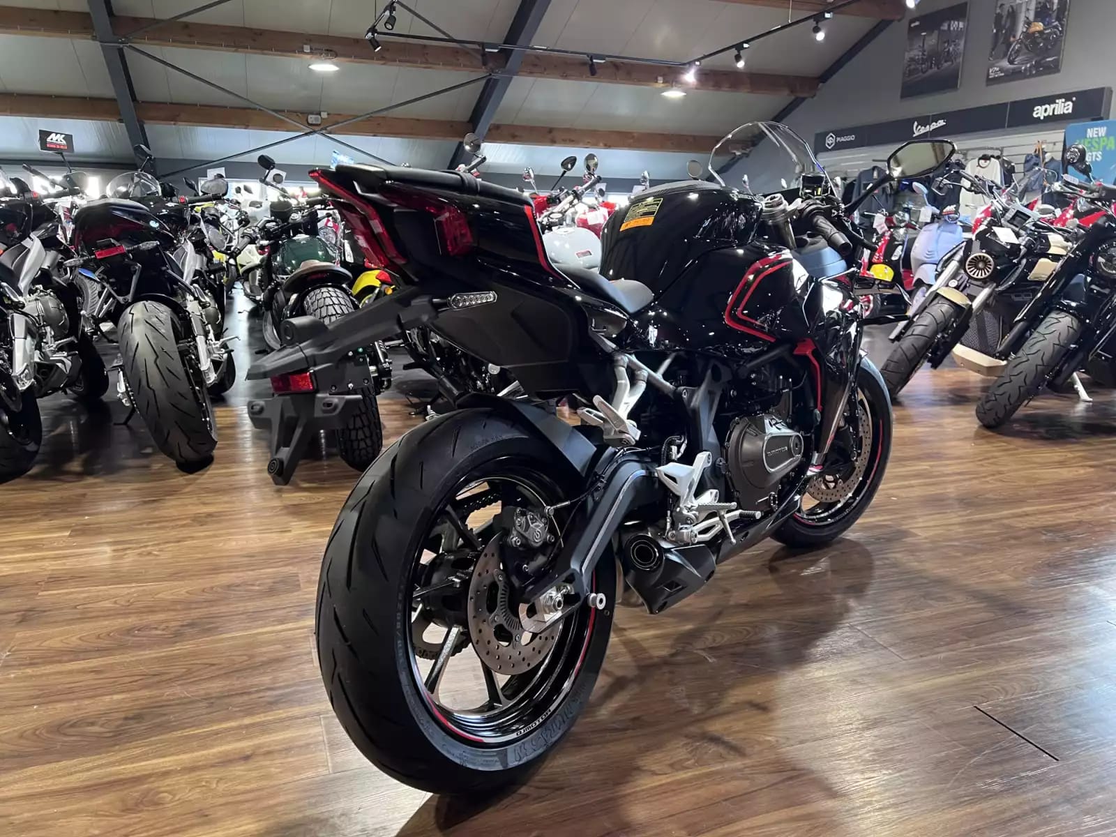 QJ Motor SRK 421 RR - Photo 1