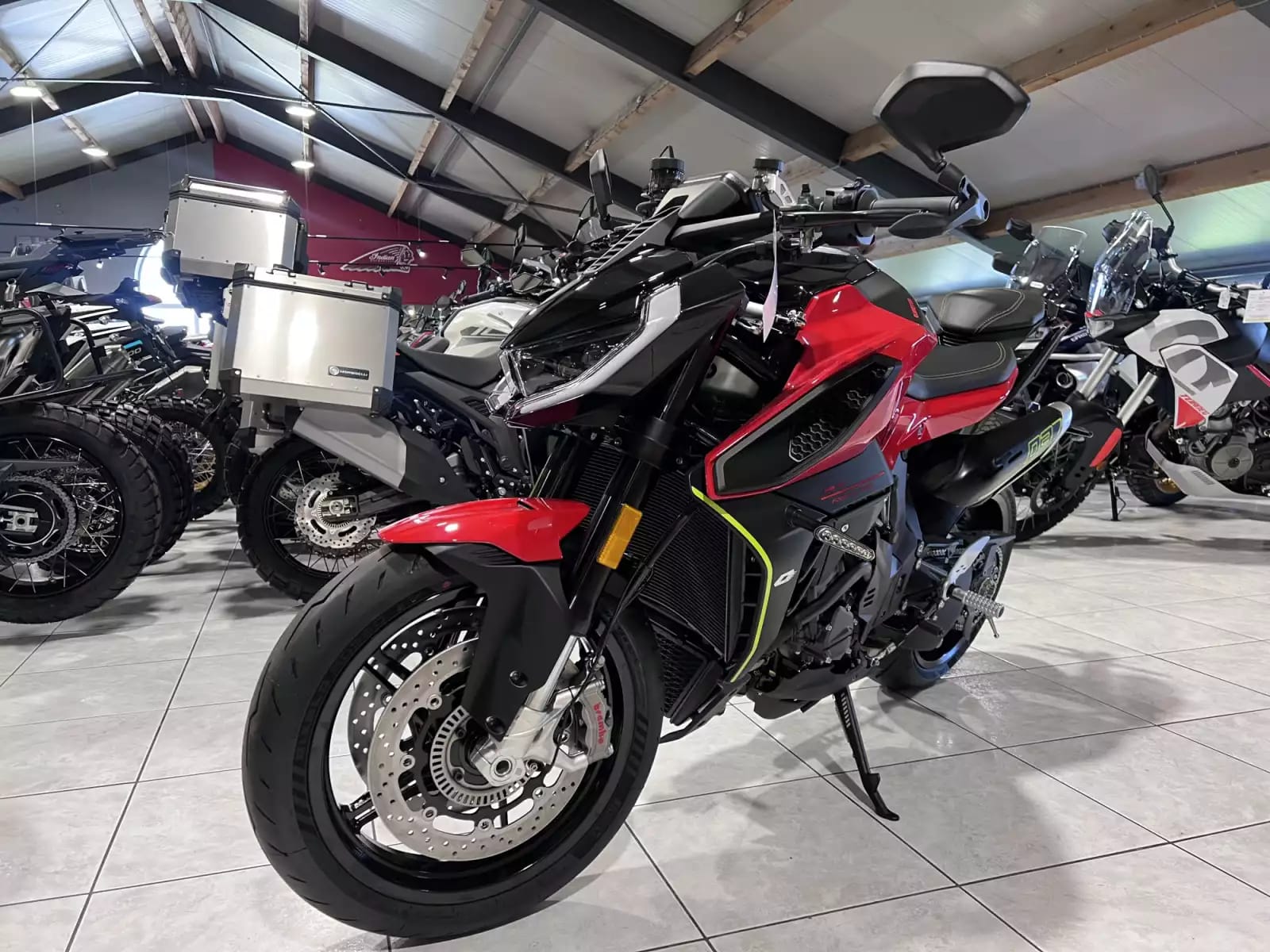 QJ Motor SRK 921 - Photo 1