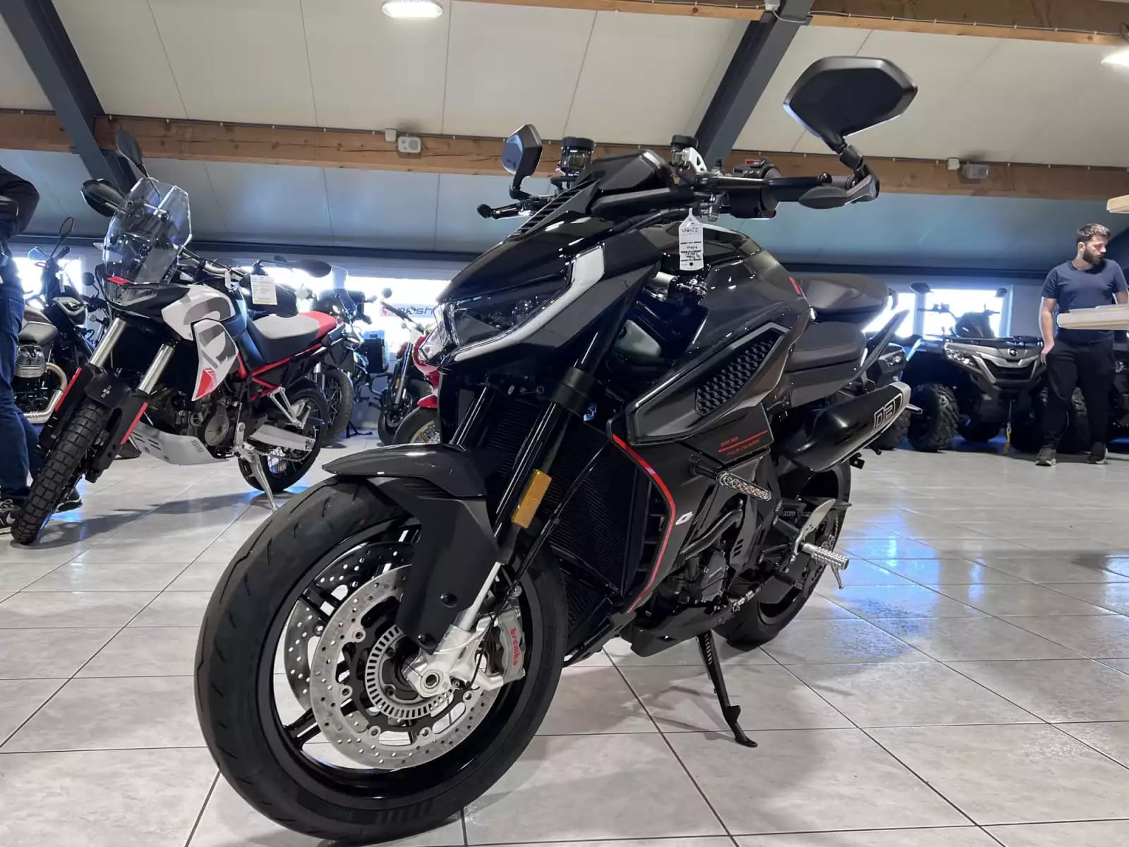 QJ Motor SRK 921 - Photo 1