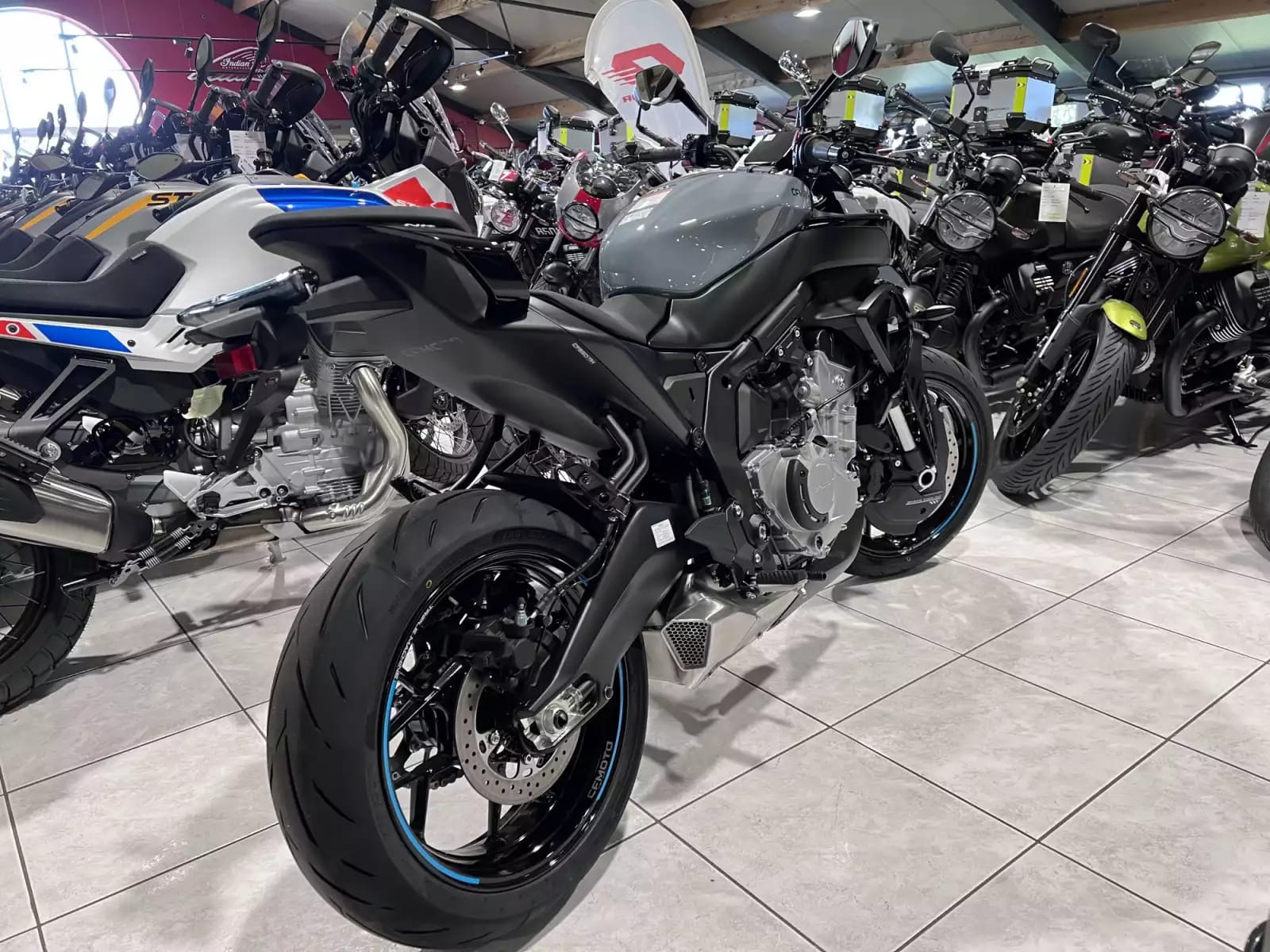 CF Moto 675 NK - Photo 1