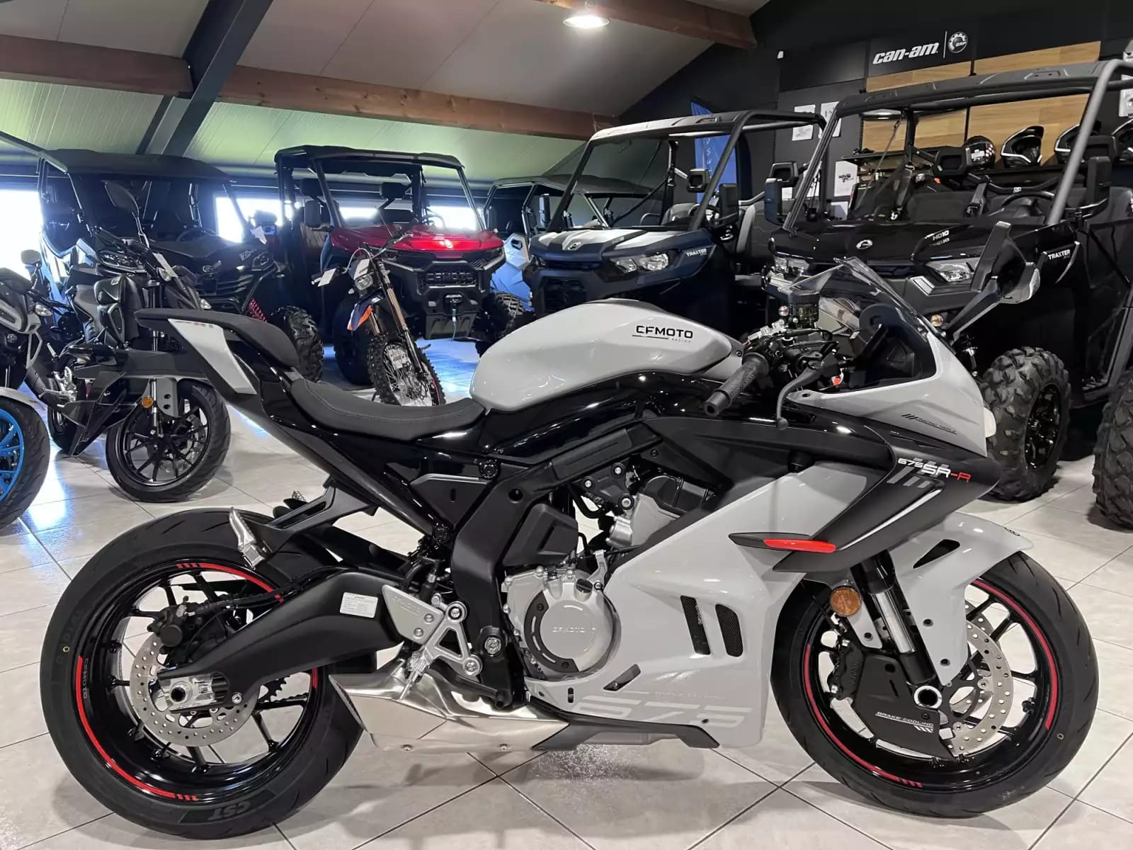 CF Moto 675 SR-R - Photo 1