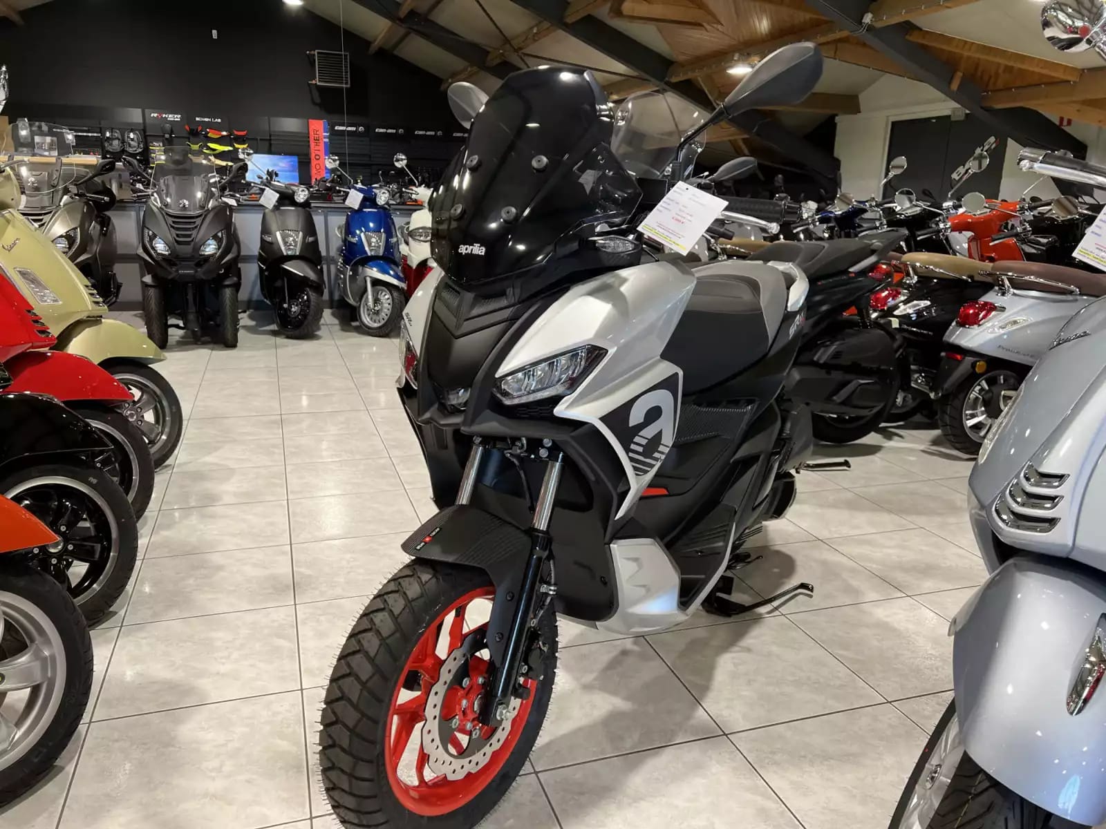 Aprilia SR 125 GT SPORT GREY BLACK - Photo 1