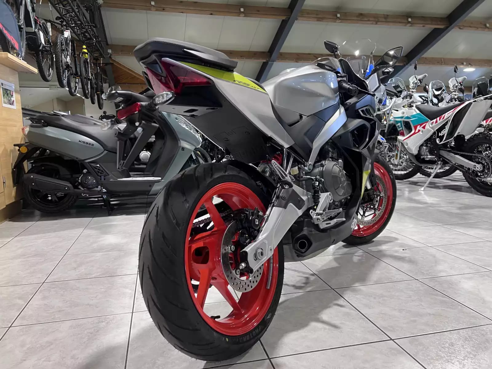 Aprilia RS 457 - Photo 1