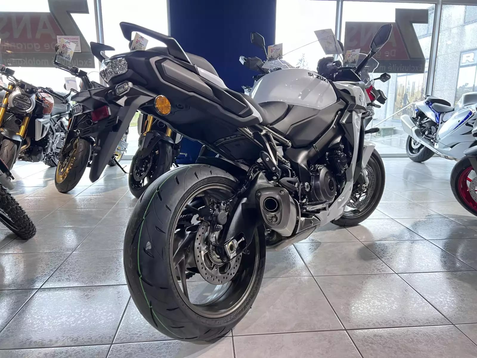 Suzuki GSX-S 1000GT - Photo 1