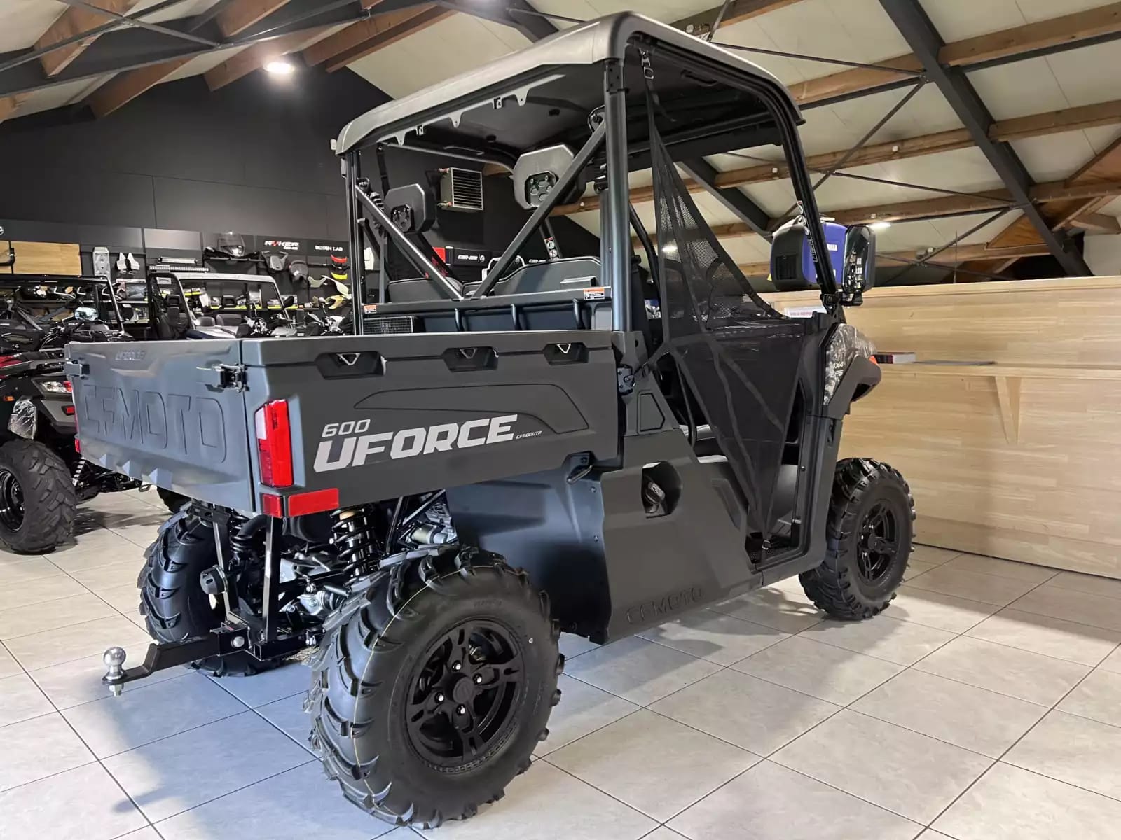 CF Moto UForce 600 Agri - Photo 1