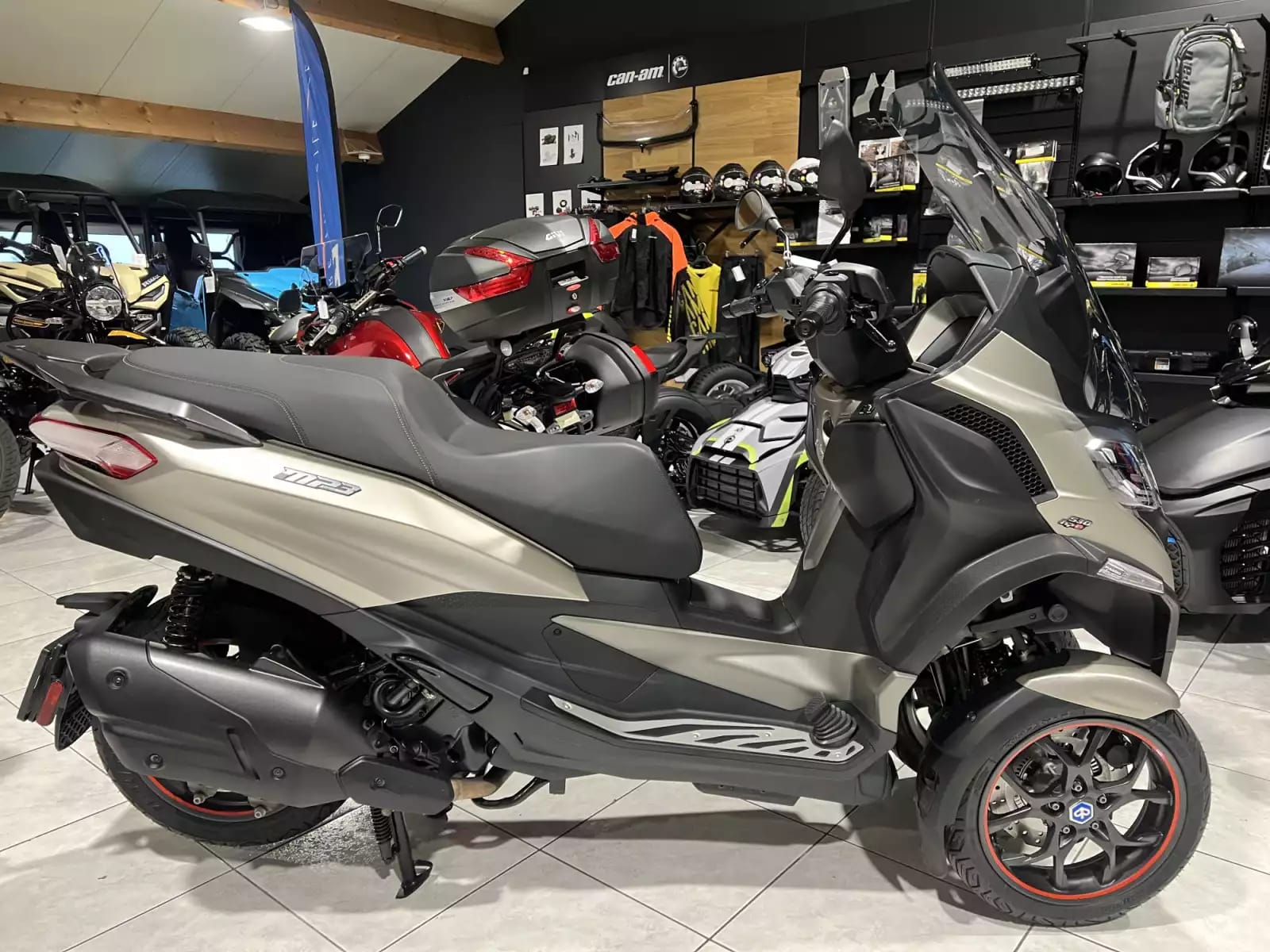 Piaggio MP3 530 - Photo 1