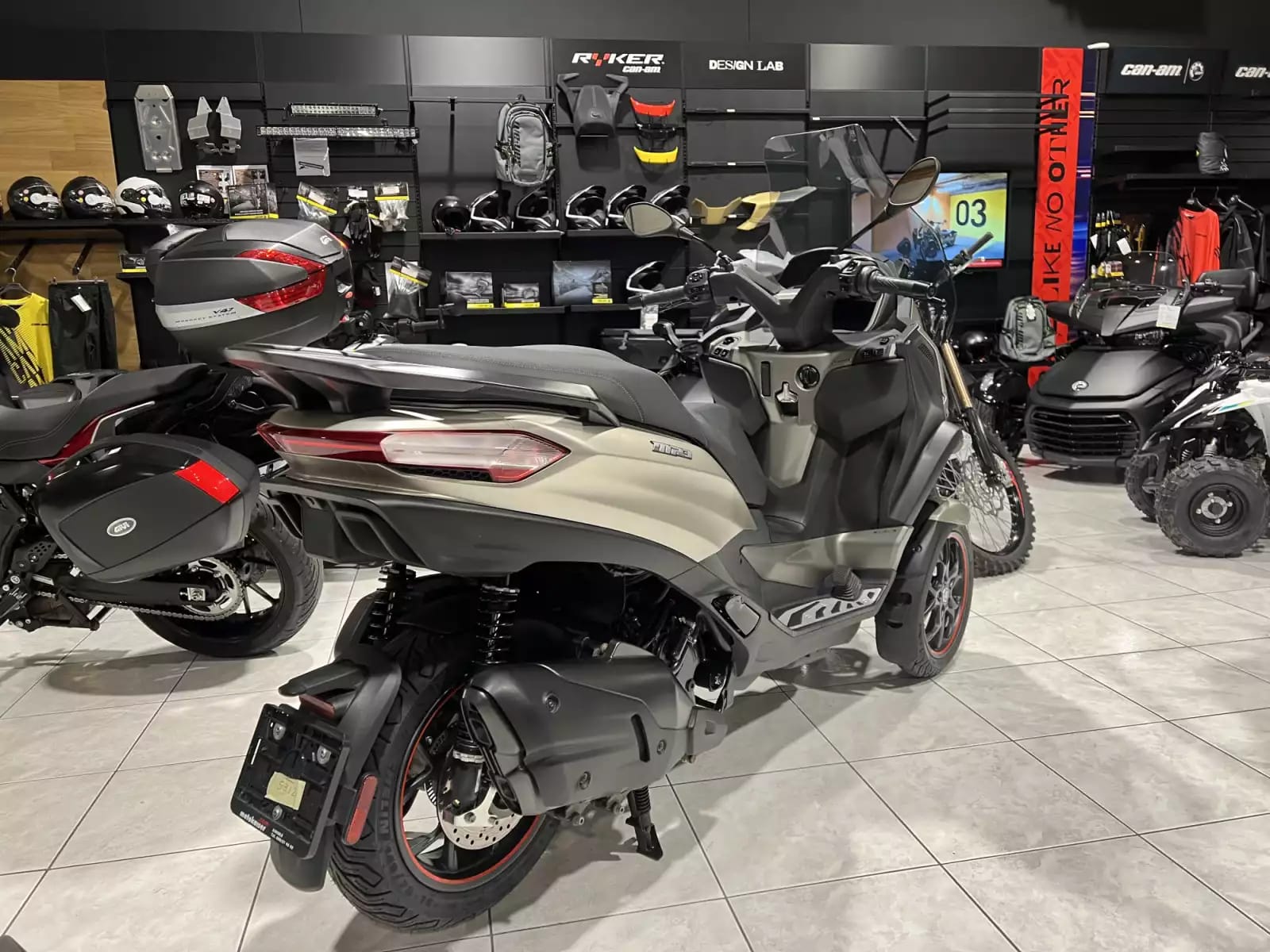 Piaggio MP3 530 - Photo 1