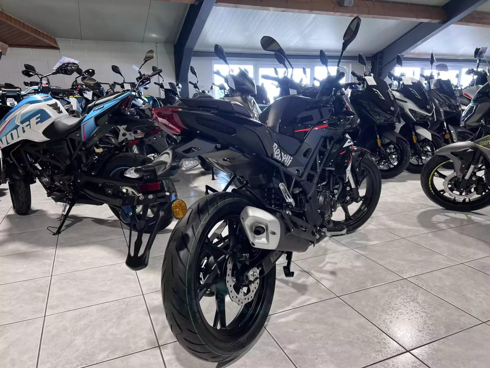 Benelli BN 125 - Photo 1