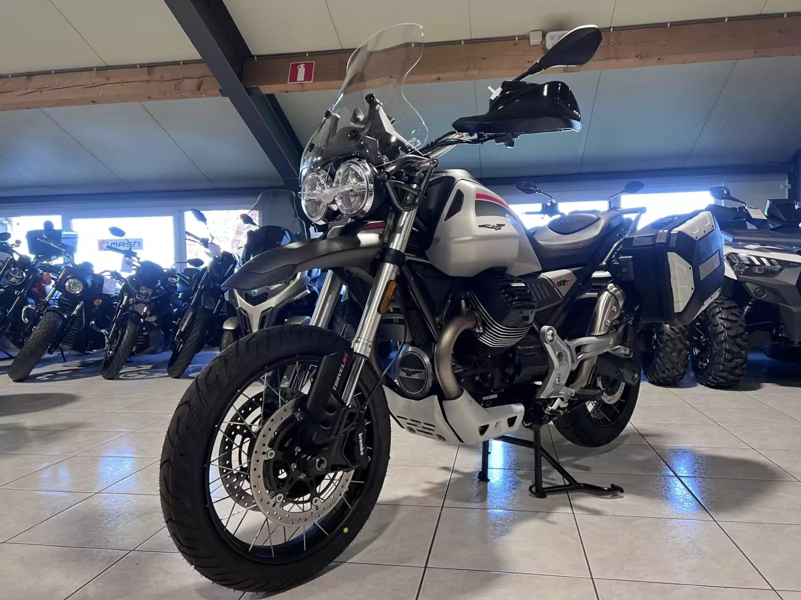 Moto Guzzi V 85 TT TRAVEL - Photo 1