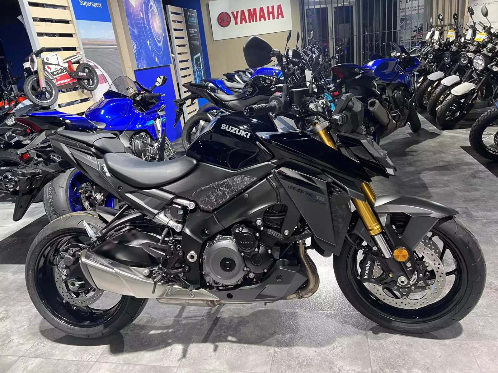 Suzuki GSX-S 1000 - Photo 1