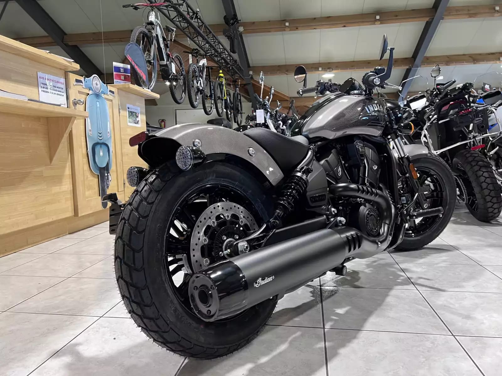 Indian Scout Bobber Ltd + Tech Heavy Metal - Photo 1