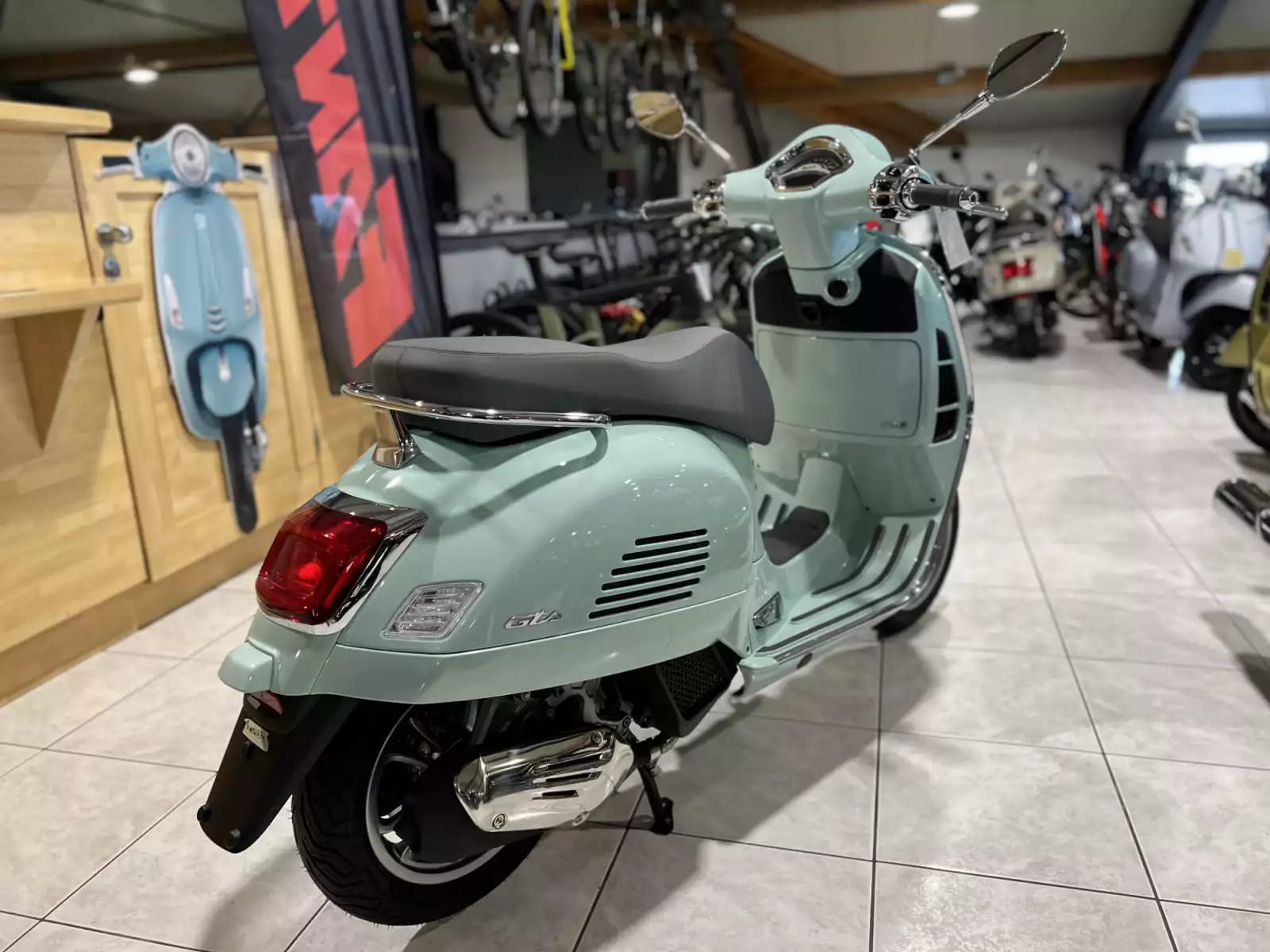 Vespa GTS 125 Classica - Photo 1