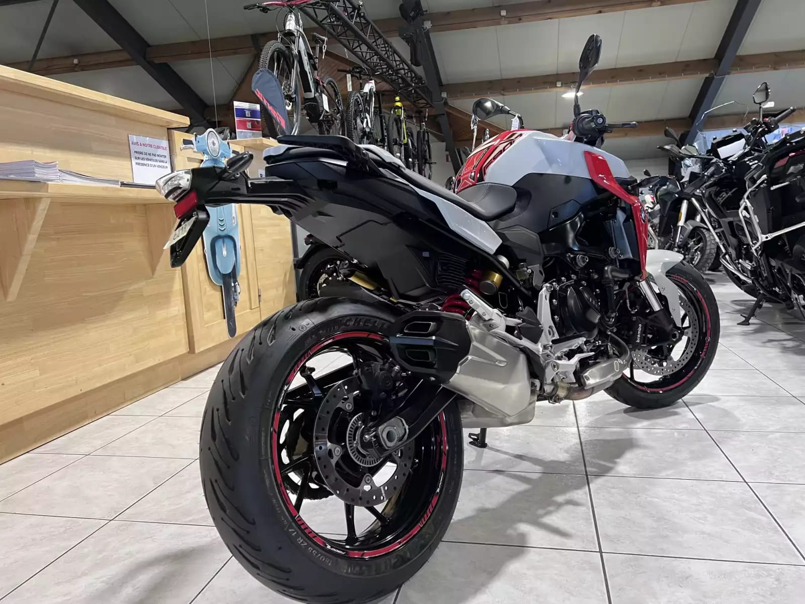BMW F 900 R - Photo 1