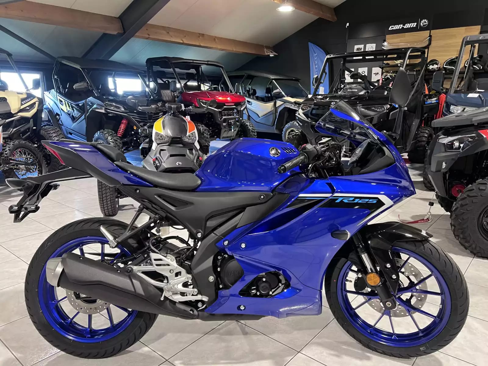 Yamaha YZF-R125 - Photo 1