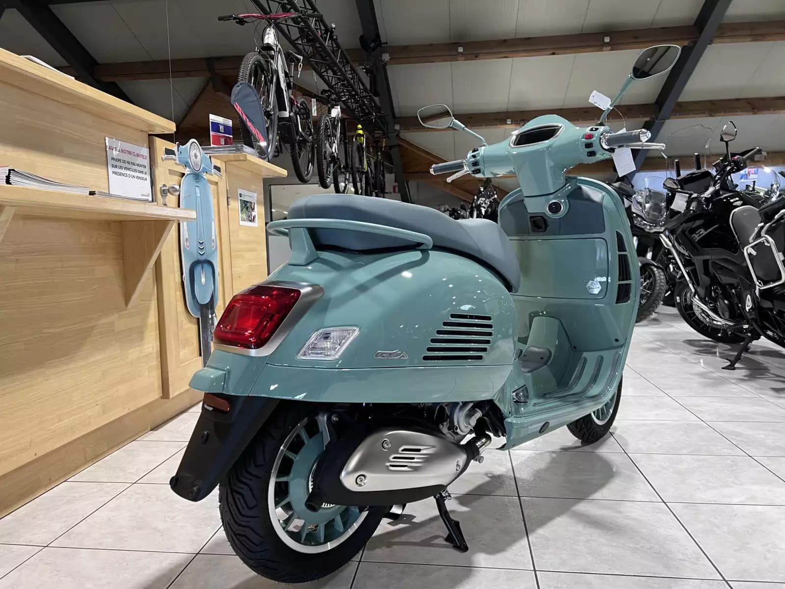 Vespa GTS 310 80 TH - Photo 1