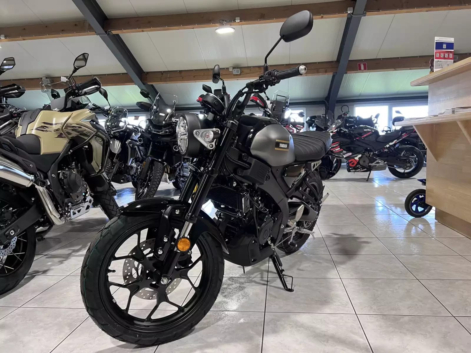 Yamaha XSR 125 - Photo 1