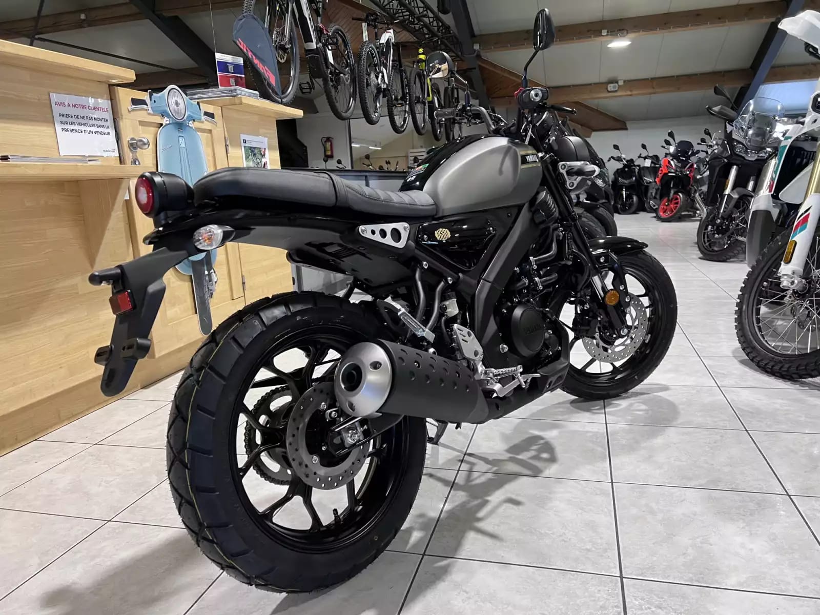 Yamaha XSR 125 - Photo 1