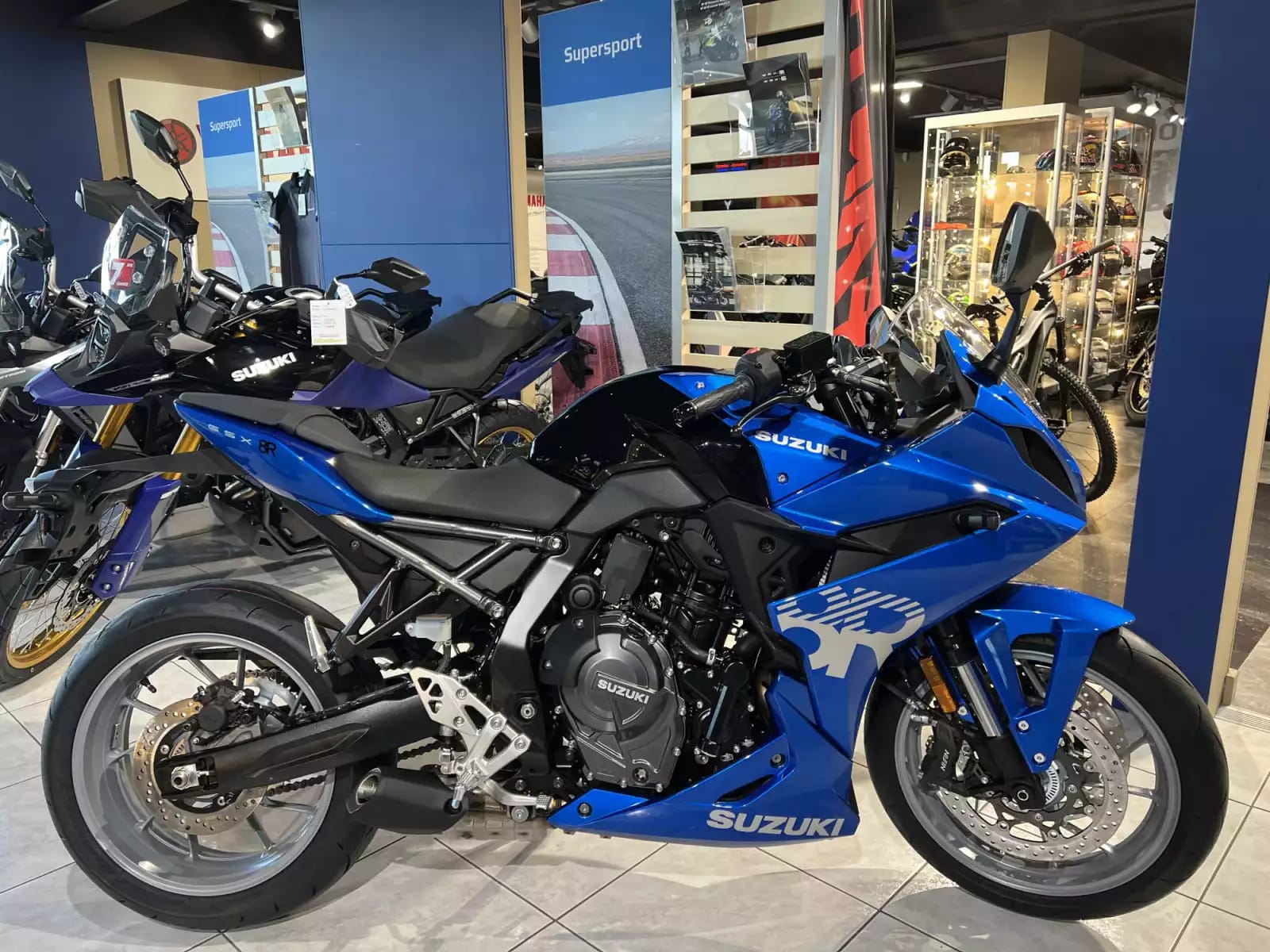 Suzuki GSX 8R - Photo 1
