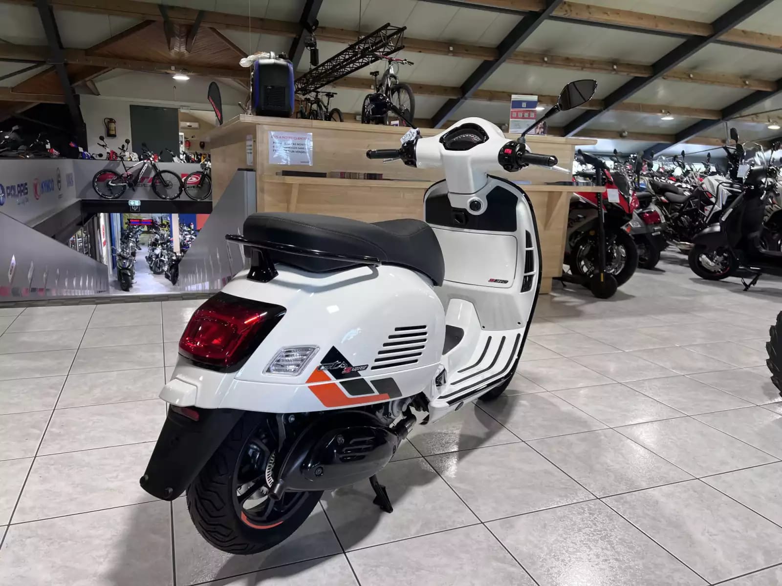 Vespa GTS Super Sport 310 - Photo 1
