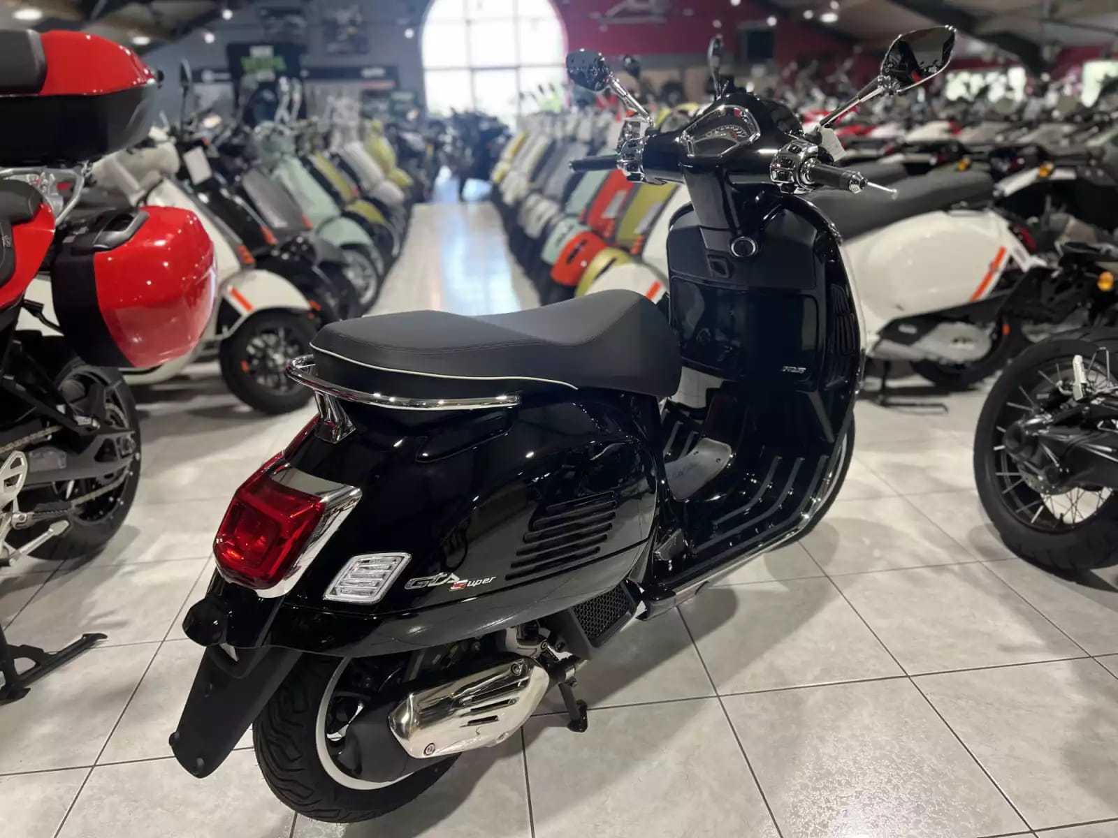 Vespa GTS Super Sport 125 - Photo 1
