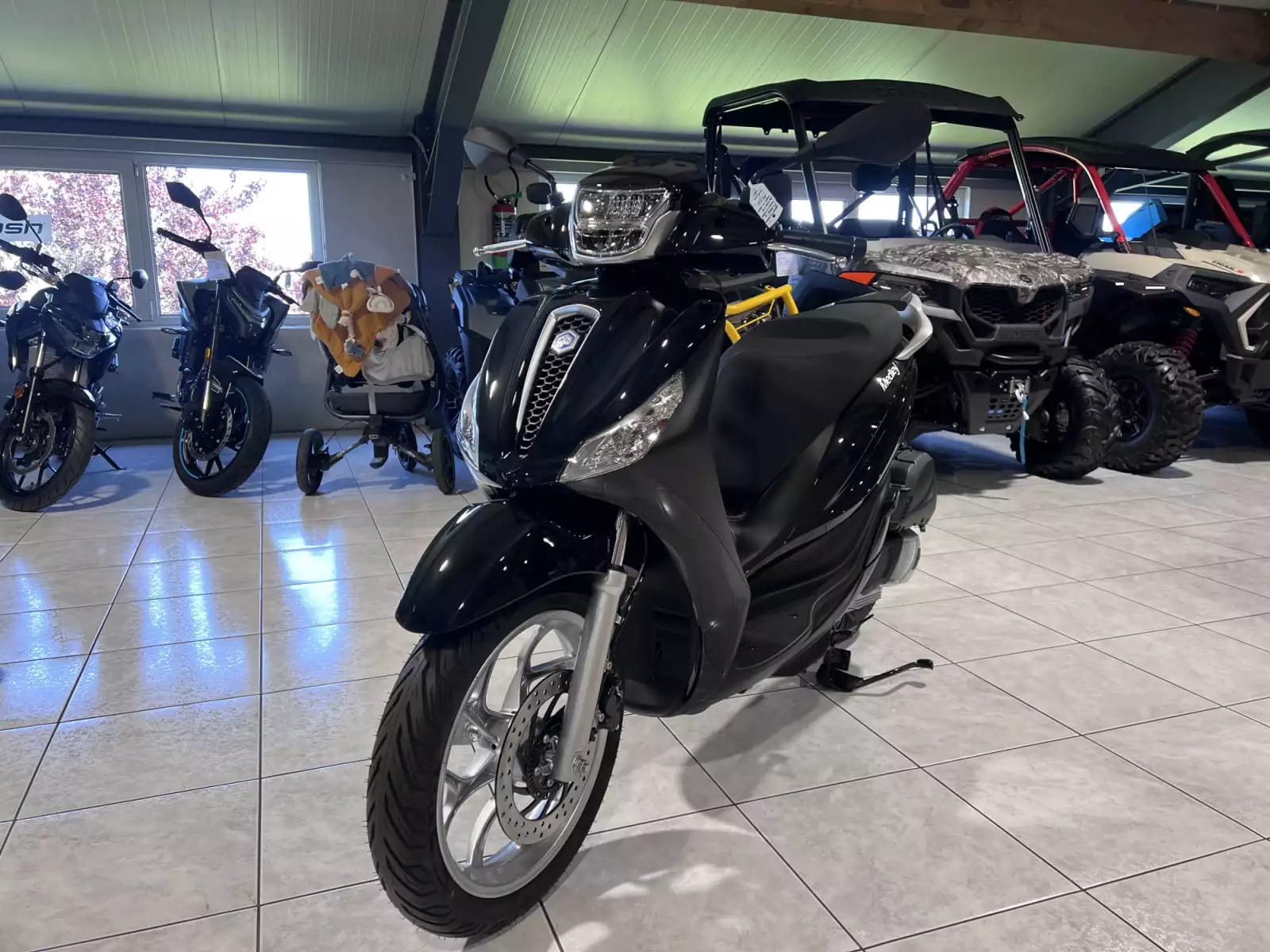 Piaggio Medley 125 - Photo 1