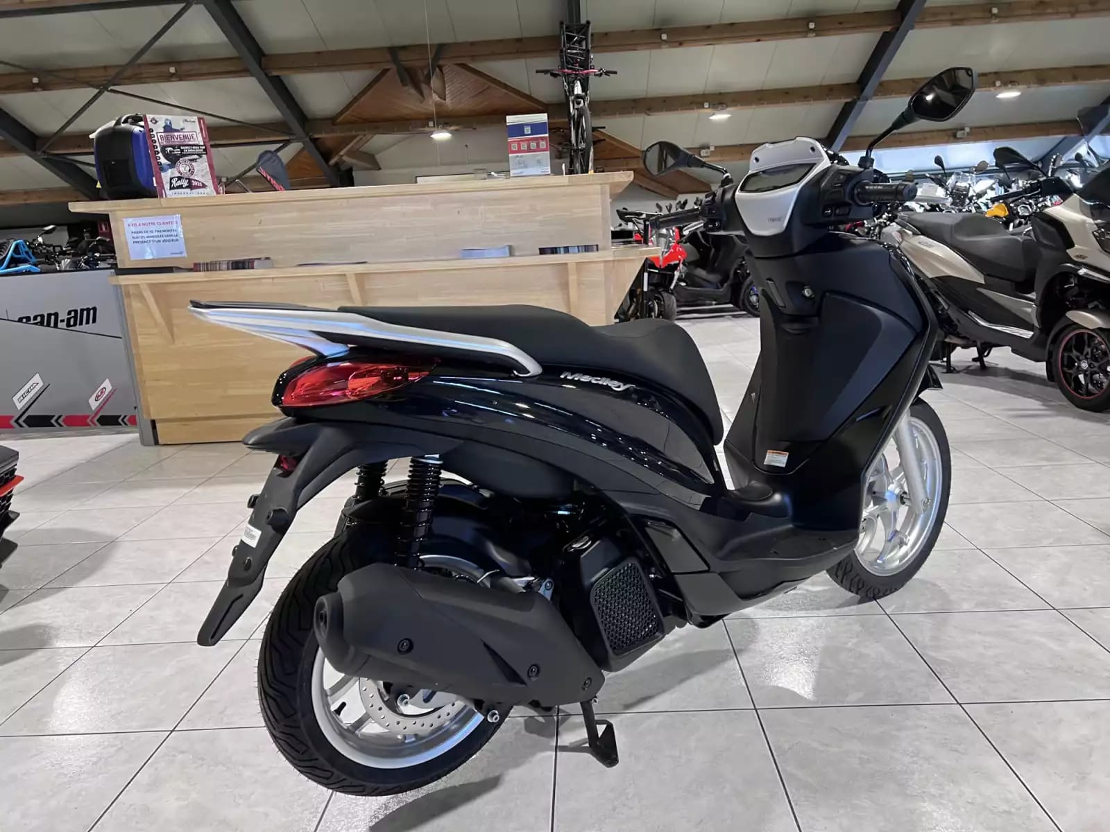 Piaggio Medley 125 - Photo 1
