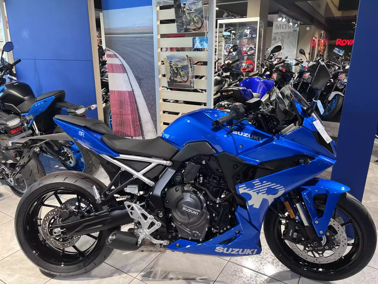 Suzuki GSX 8R - Photo 1