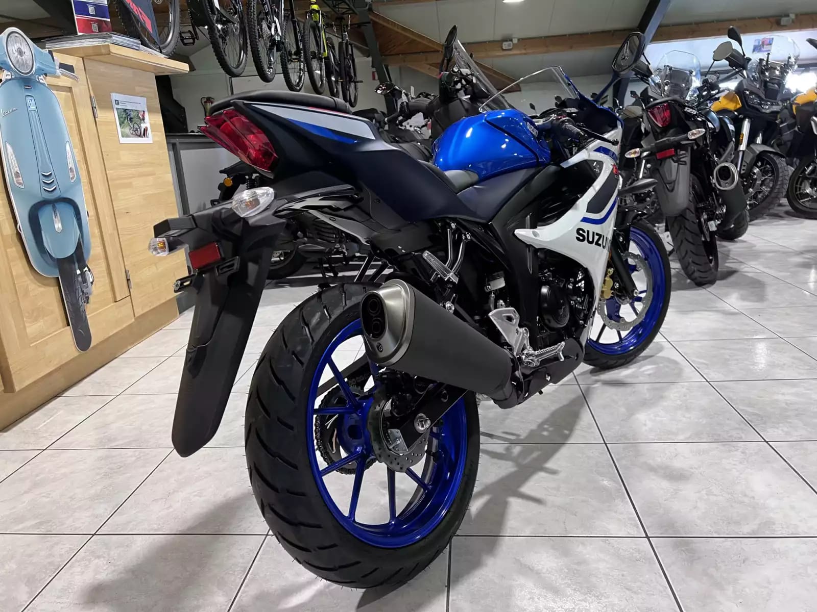 Suzuki GSX-R 125 - Photo 1