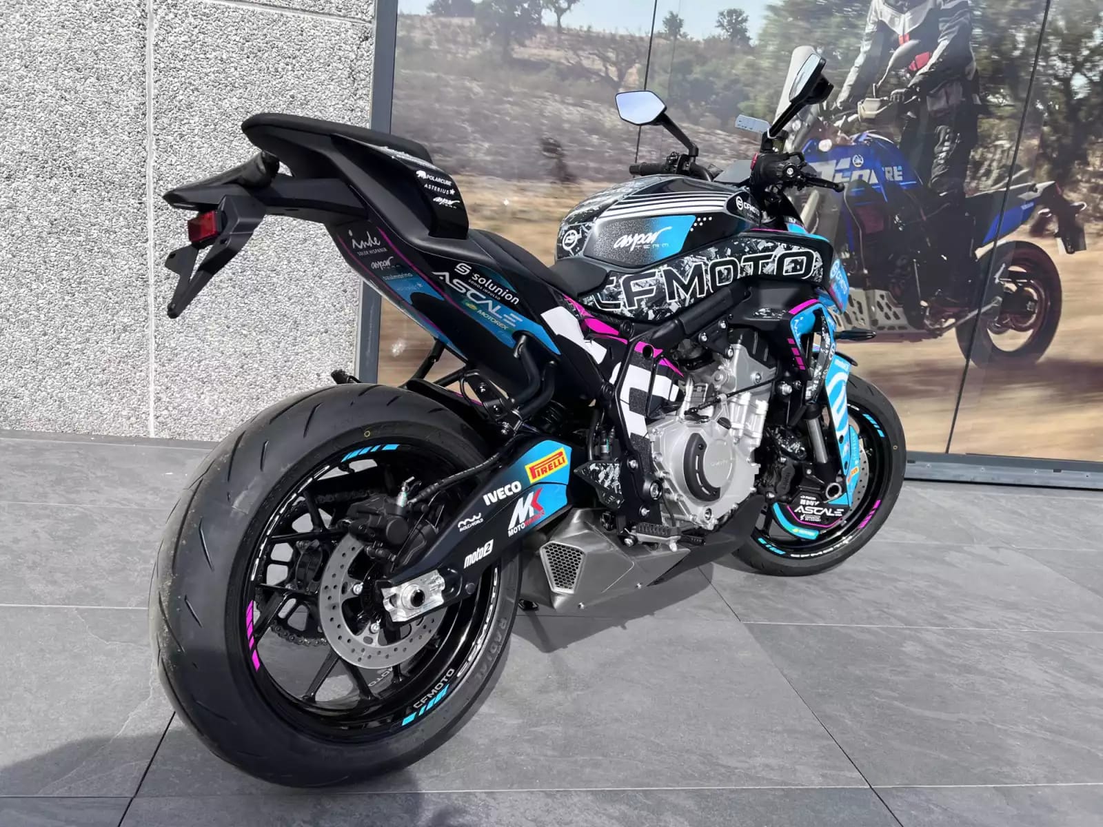 CF Moto 675 NK Réplica - Photo 1