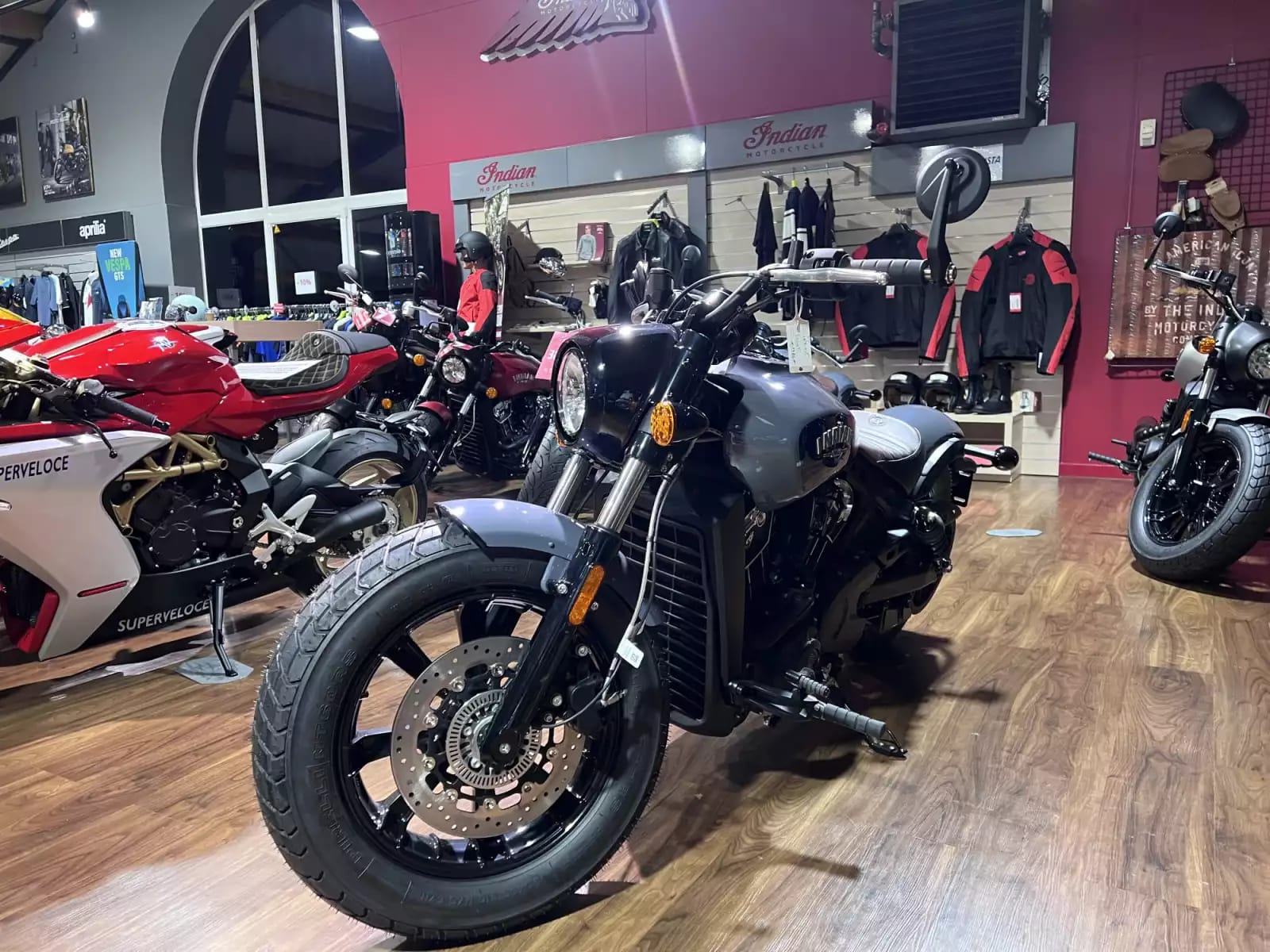 Indian Scout Bobber 1200  Stealth Gray - Photo 1