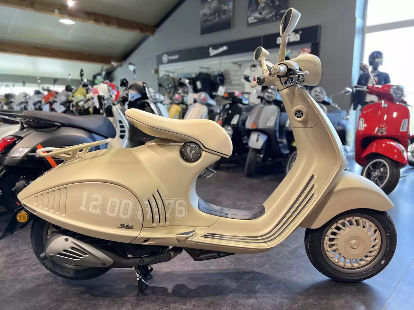 Vespa 946 DRAGON - Photo 1