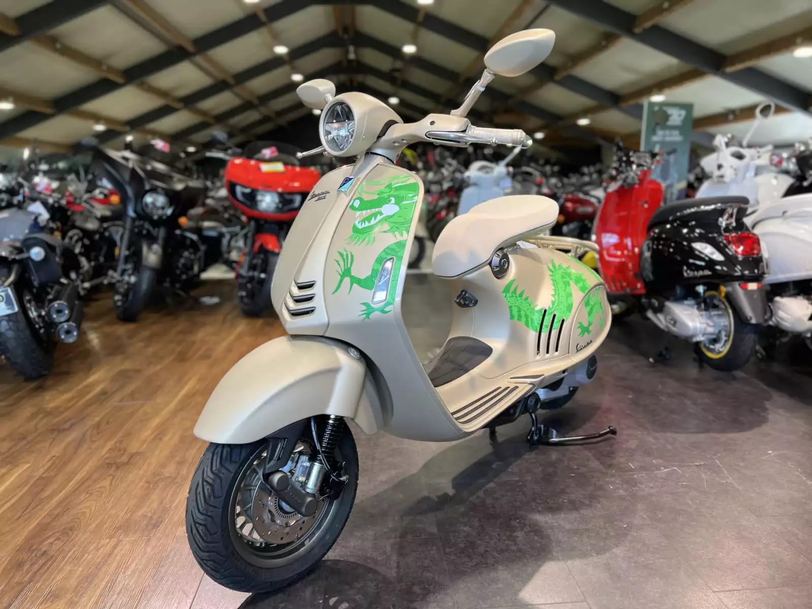 Vespa 946 DRAGON - Photo 1