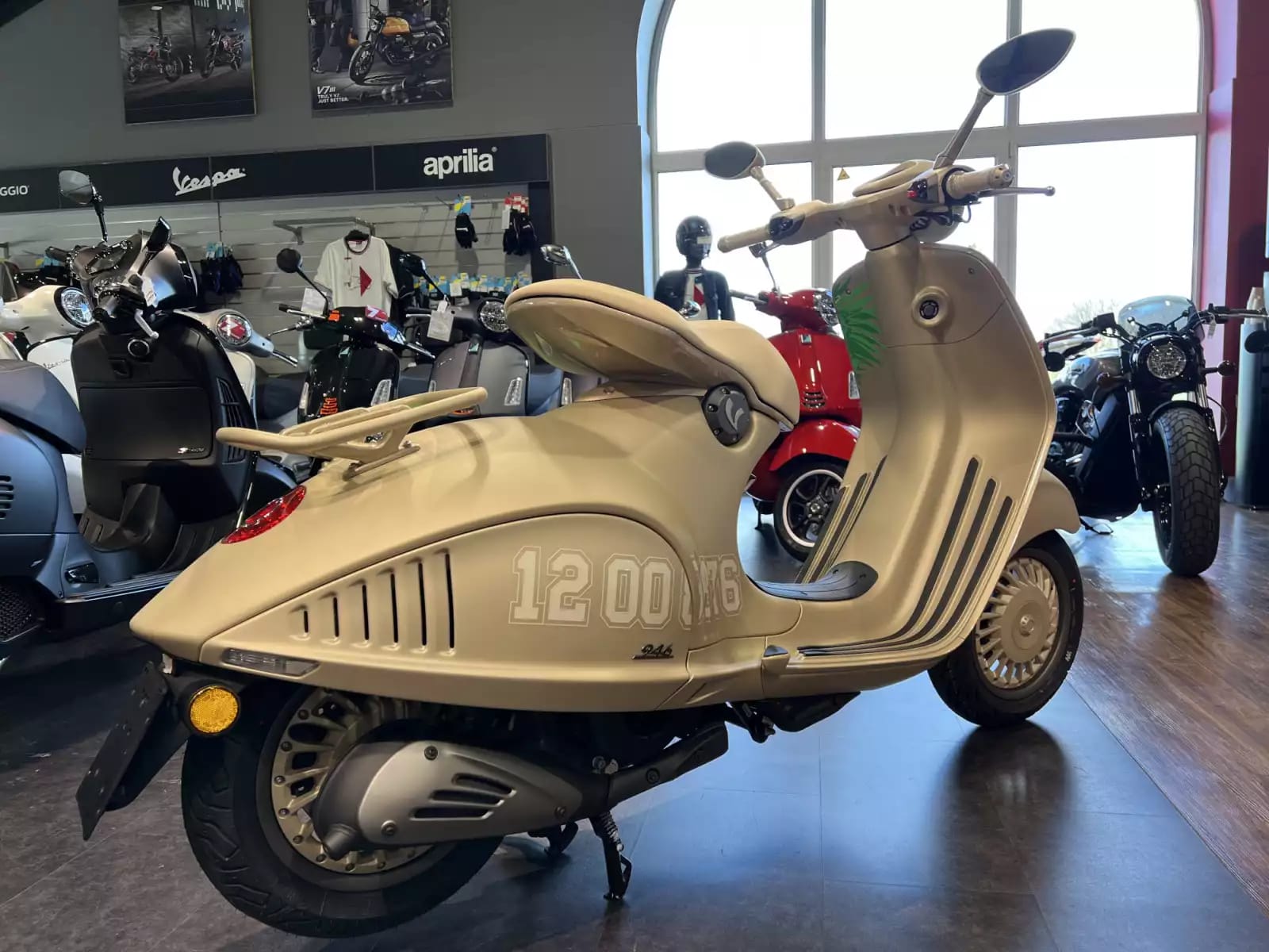 Vespa 946 DRAGON - Photo 1