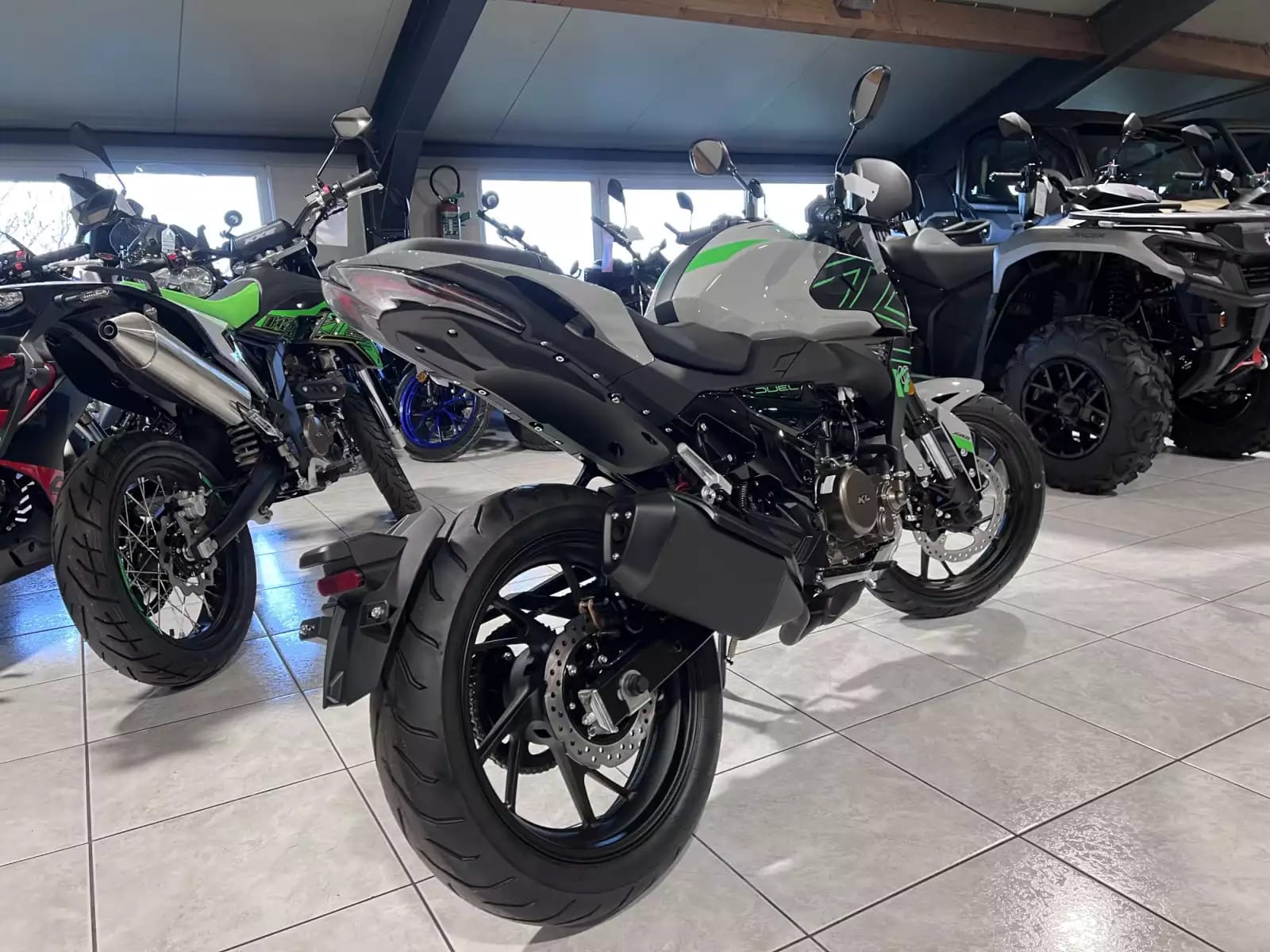 KL Motorcycle Duel 125 ABS - Photo 1