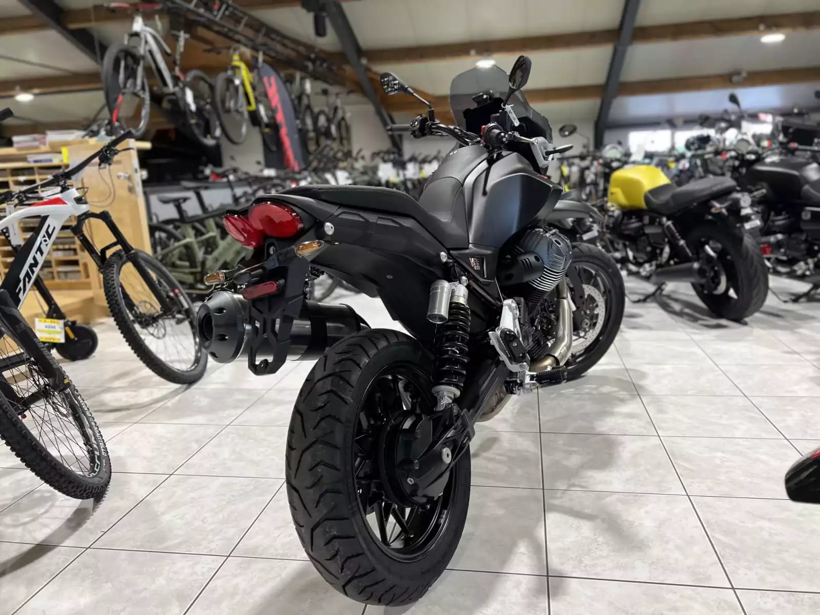 Moto Guzzi V 85 TT  Strada - Photo 1