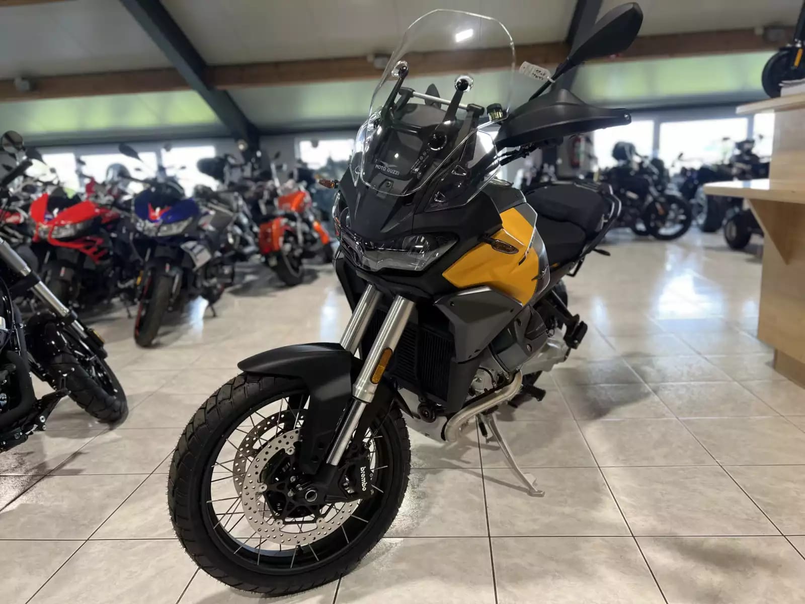 Moto Guzzi Stelvio 1000 - Photo 1