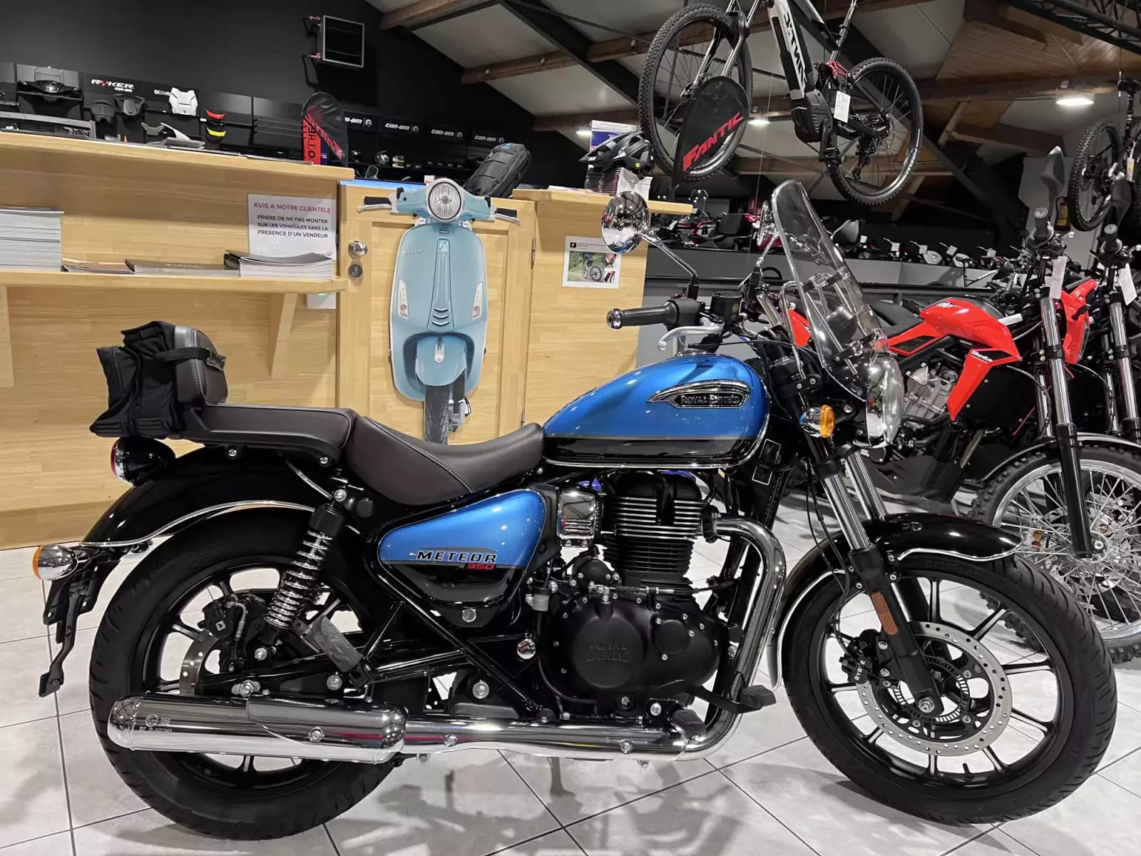 Royal Enfield Meteor 350 Super Nova - Photo 1
