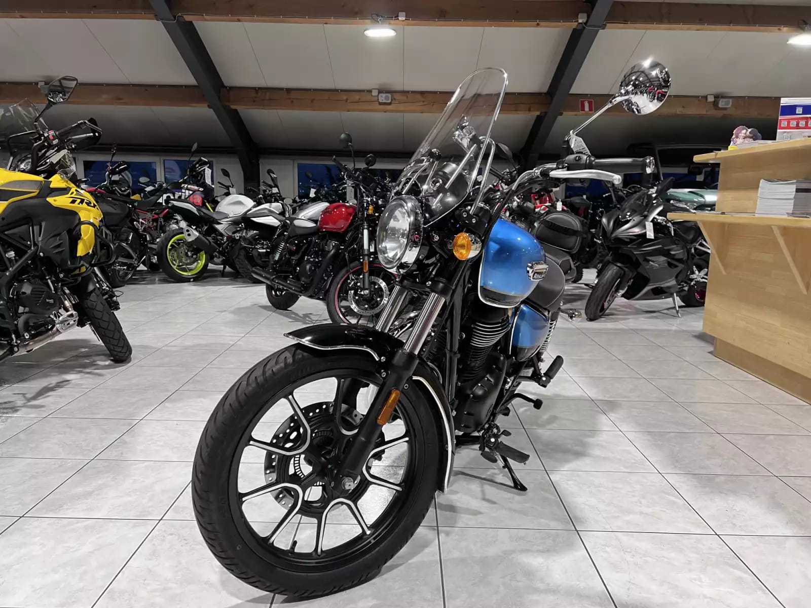Royal Enfield Meteor 350 Super Nova - Photo 1