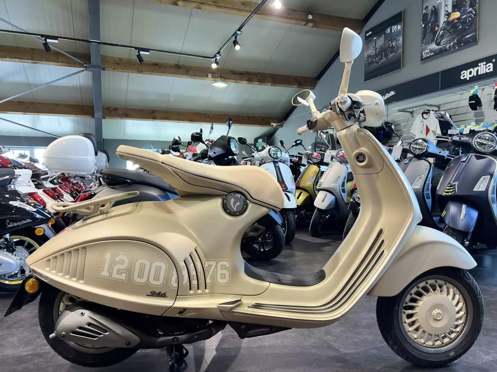 Vespa 946 DRAGON - Photo 1