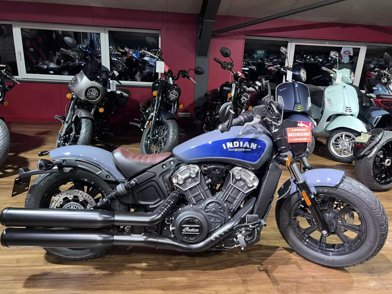 Indian Scout Bobber 1200  Stealth Gray - Photo 1