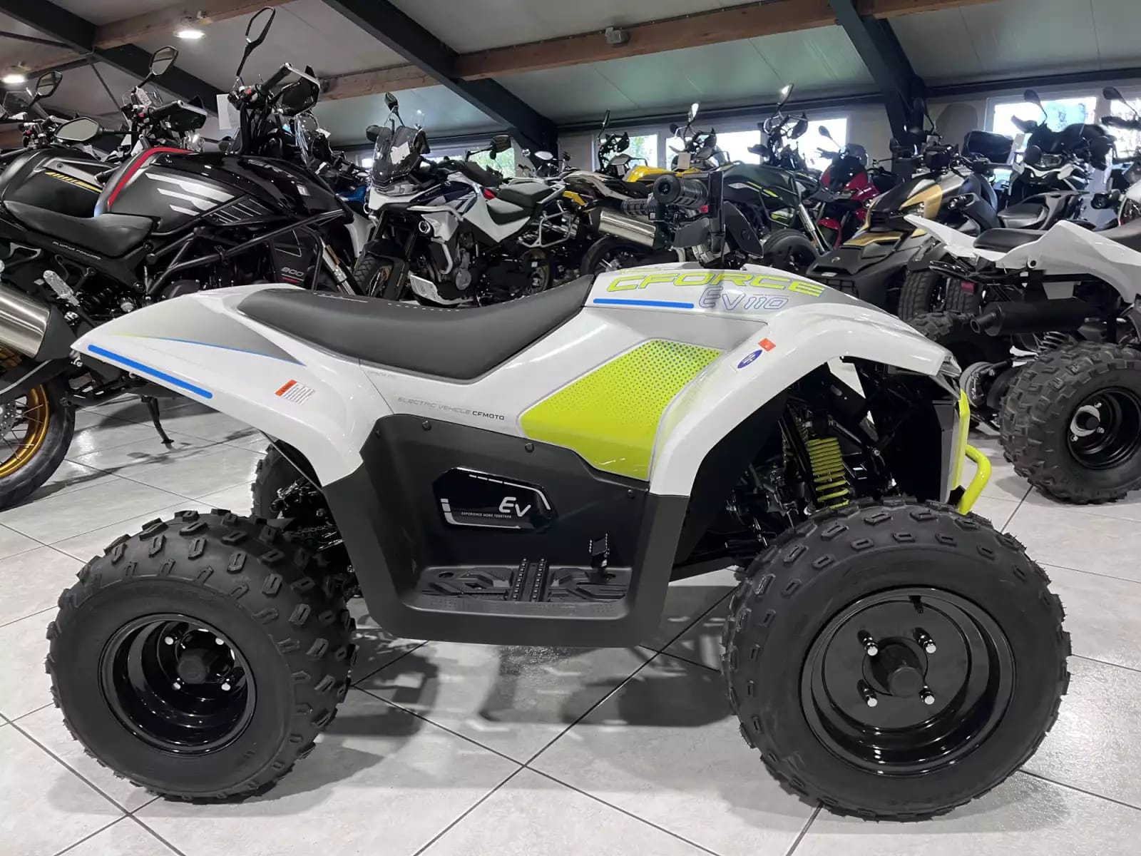 CF Moto CForce EV 110 - Photo 1
