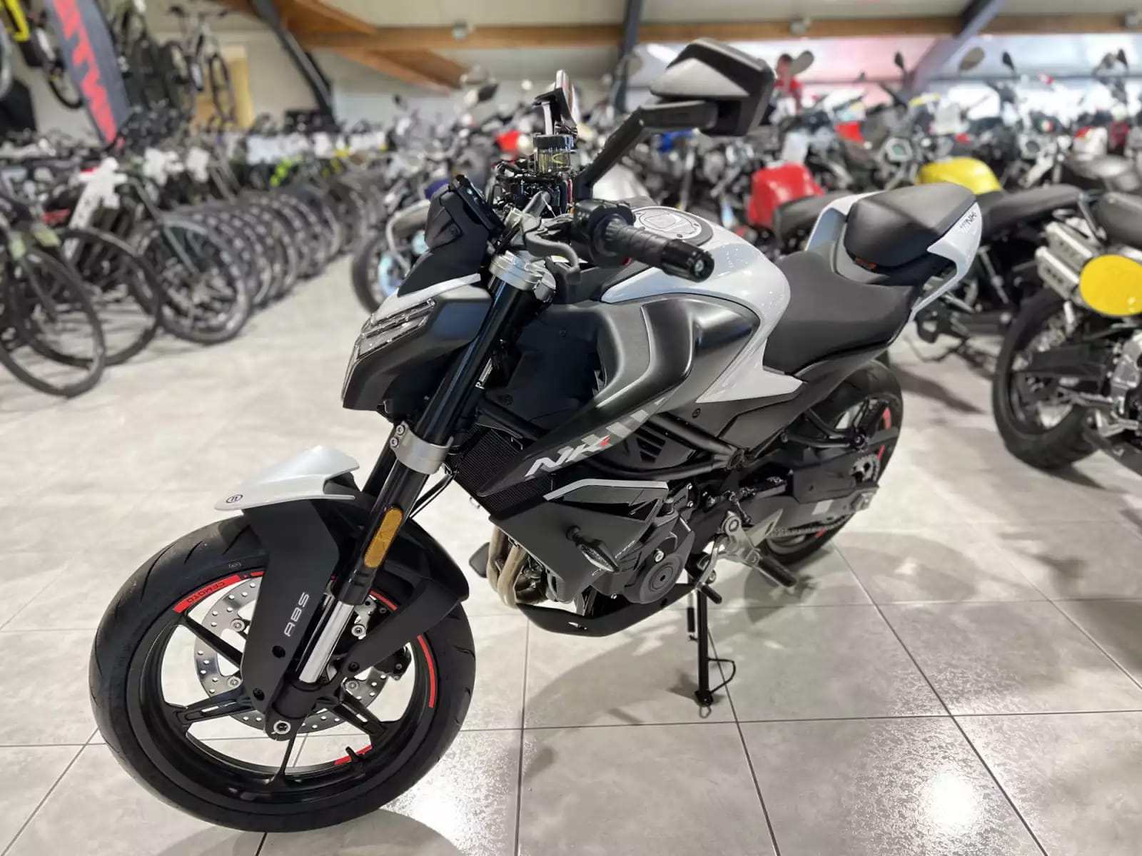 CF Moto 450 NK - Photo 1