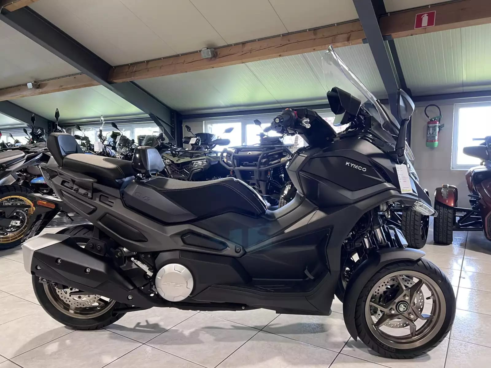 Kymco CV3 575 - Photo 1