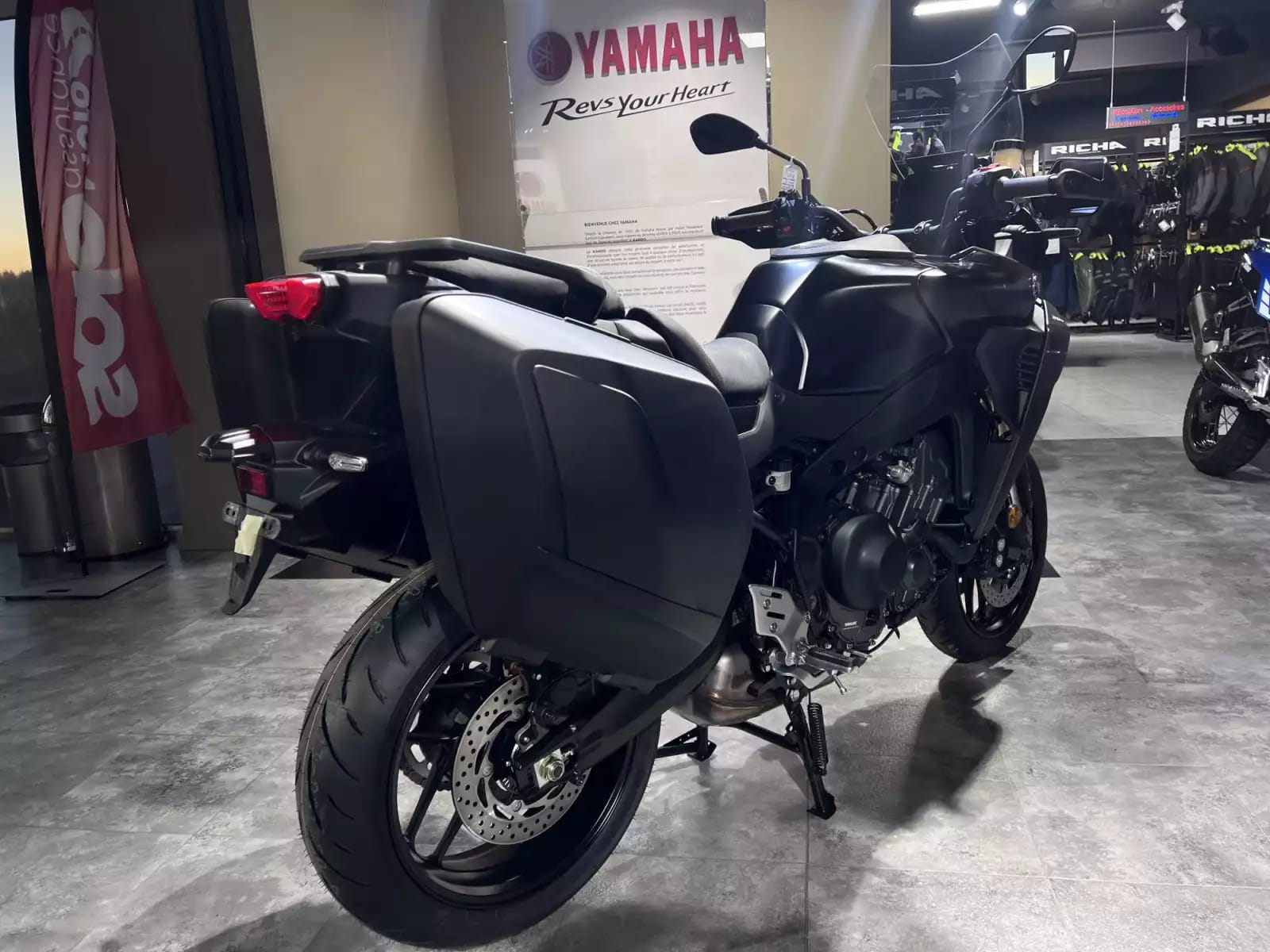 Yamaha Tracer 9 GT Y-AMT - Photo 1