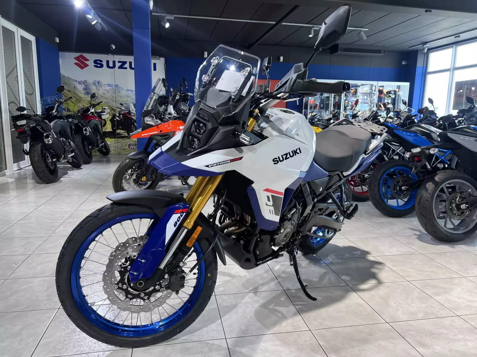 Suzuki DL VSTROM 800 DE - Photo 1
