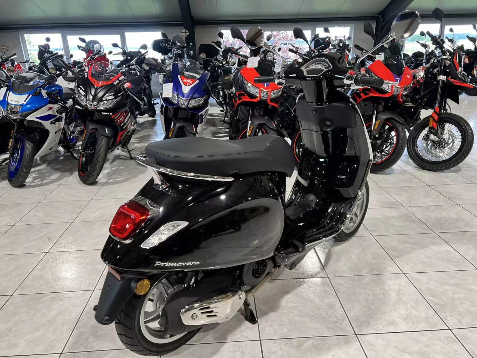 Vespa Primavera 125 E5 + - Photo 1