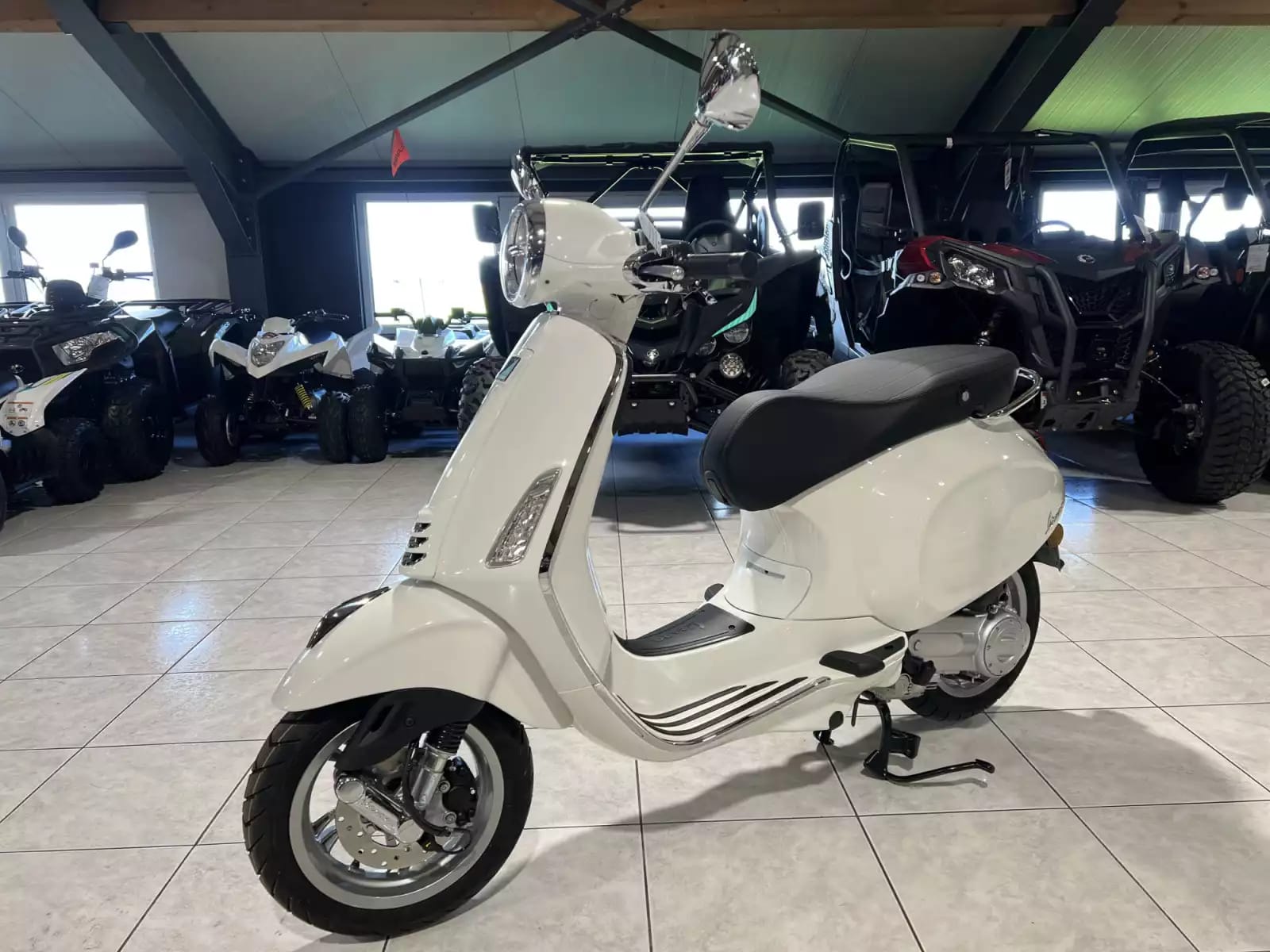 Vespa Primavera 50 - Photo 1