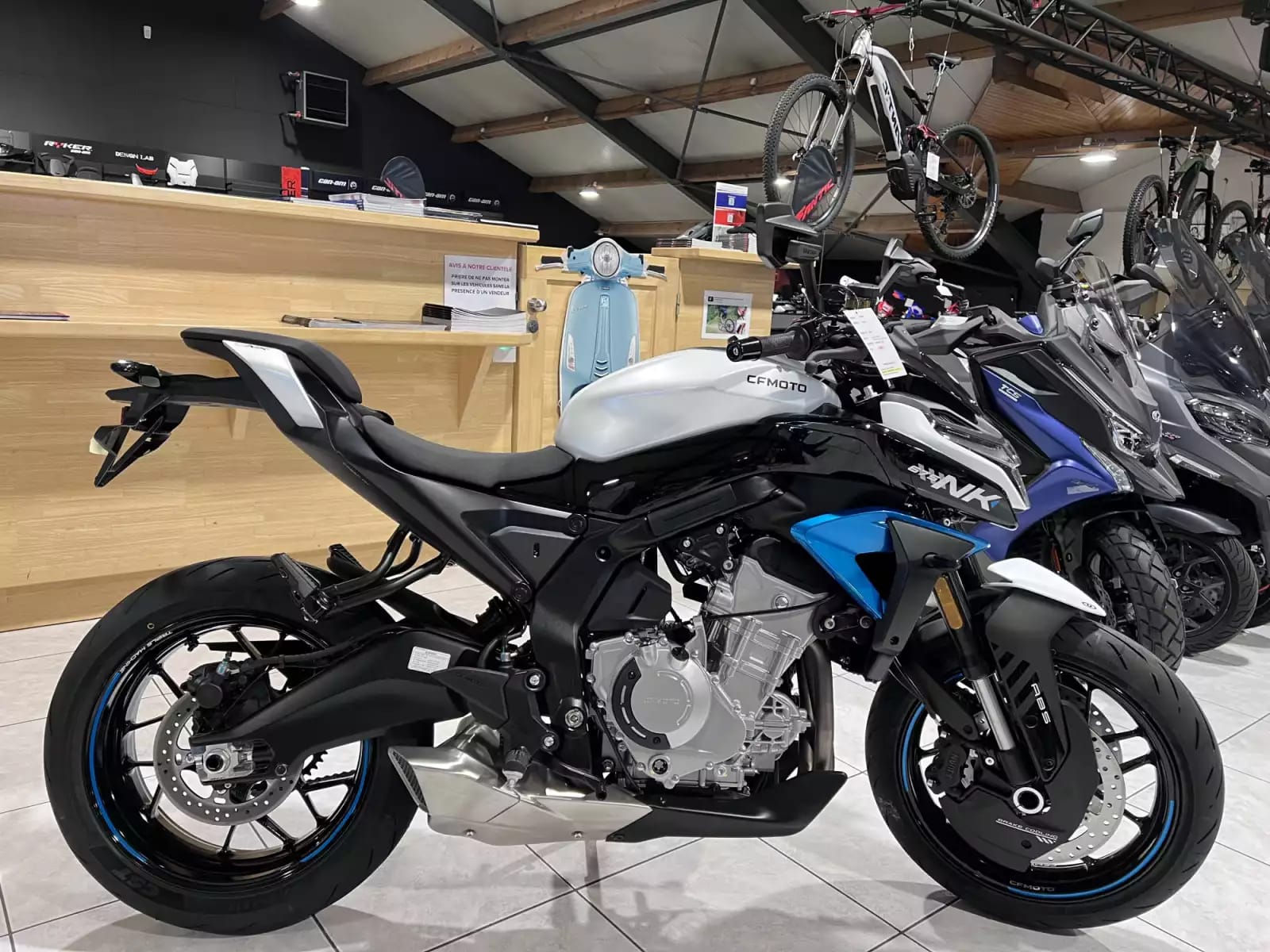 CF Moto 675 NK - Photo 1