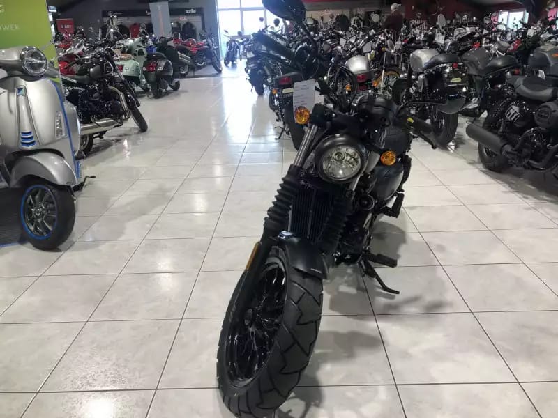 Hyosung Aquila 300 BOBBER V-TWIN - Photo 1